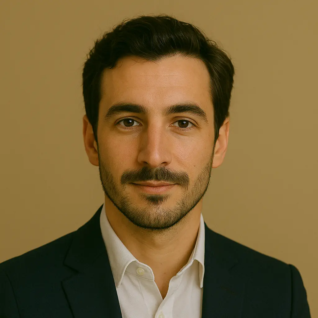 Photo of the expert